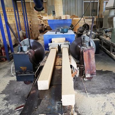 Comprar Máquina moldeada tamaño uniforme del bloque de la plataforma de las virutas de madera online manufacture