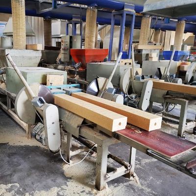 Comprar Bloque de madera moldeado serrín europeo caliente de la plataforma de la prensa que hace la máquina online manufacture